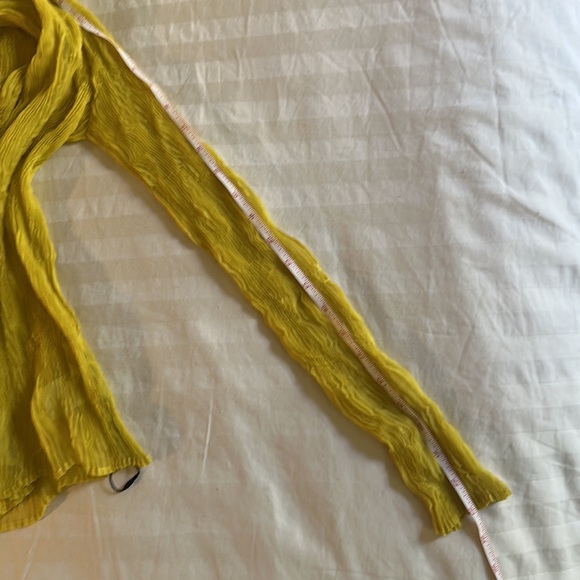 Issey Miyake pleats please yellow button down - Picture 9 of 9